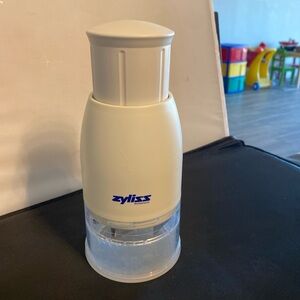 Zyliss White Food Chopper